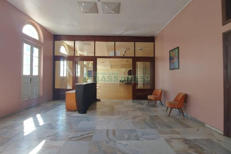 Loja com 3200m², no bairro Centro em Caxias do Sul para Alugar