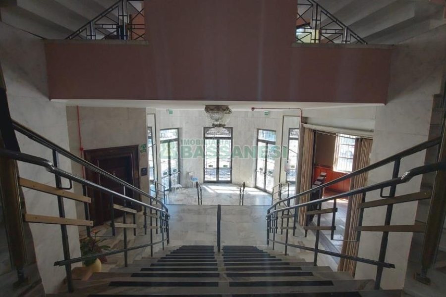 Loja com 3200m², no bairro Centro em Caxias do Sul para Alugar