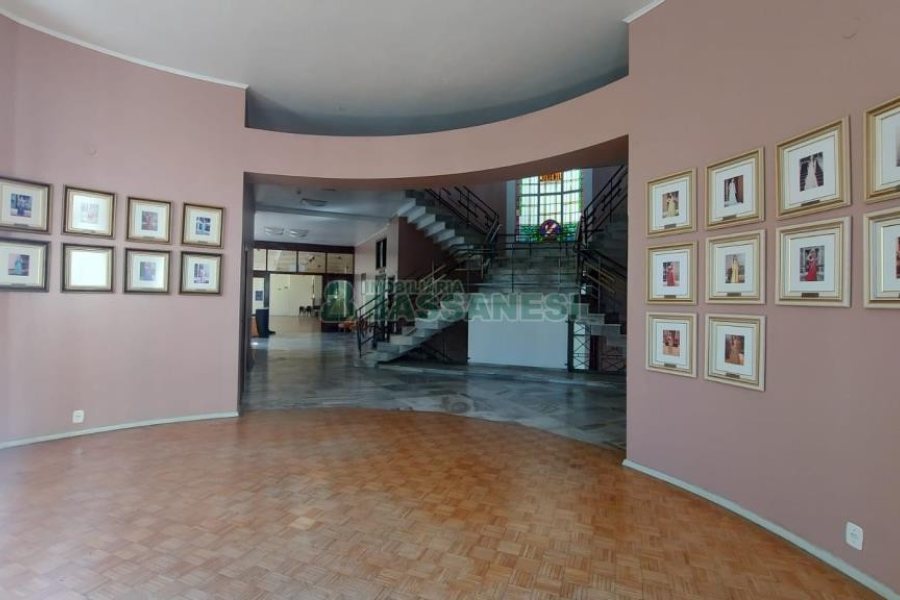 Loja com 3200m², no bairro Centro em Caxias do Sul para Alugar