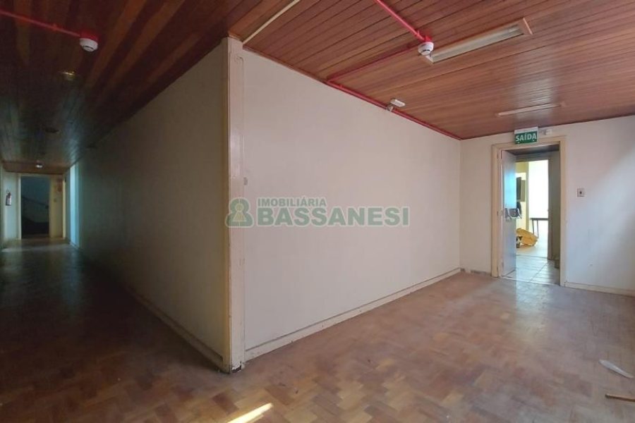 Loja com 3200m², no bairro Centro em Caxias do Sul para Alugar