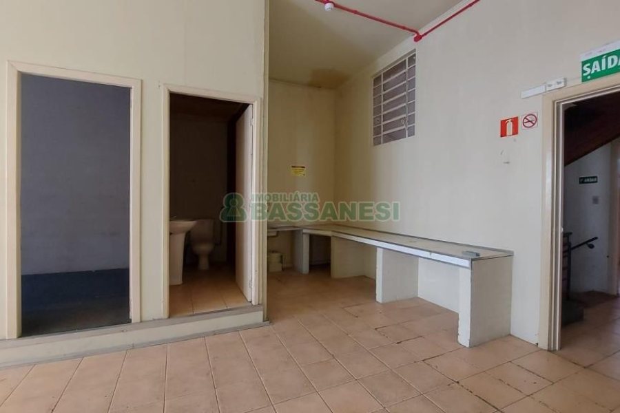 Loja com 3200m², no bairro Centro em Caxias do Sul para Alugar