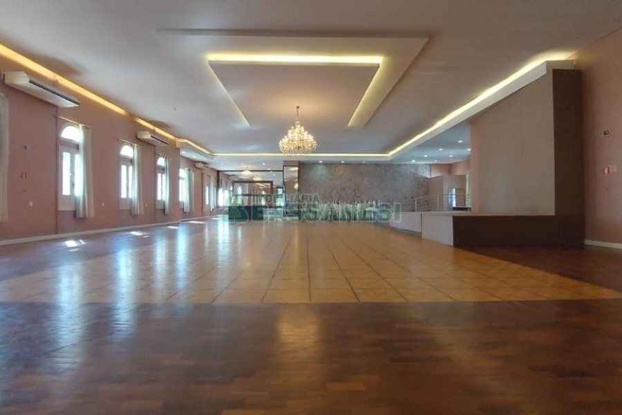 Loja com 3200m², no bairro Centro em Caxias do Sul para Alugar