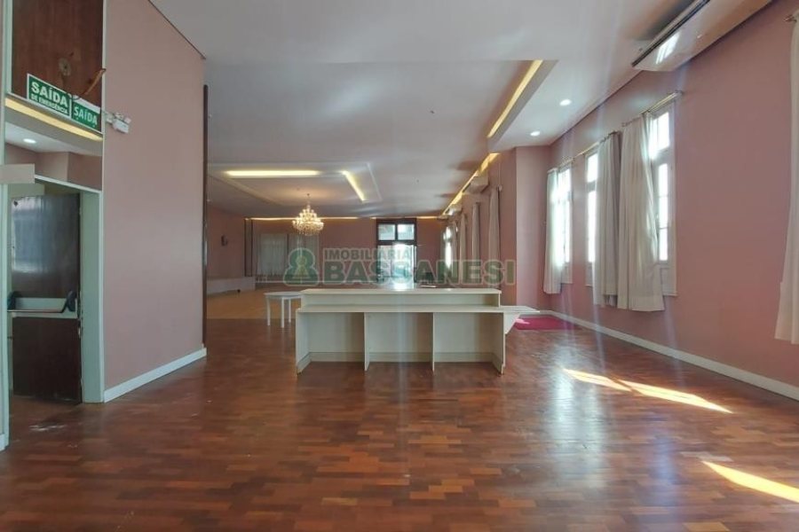 Loja com 3200m², no bairro Centro em Caxias do Sul para Alugar