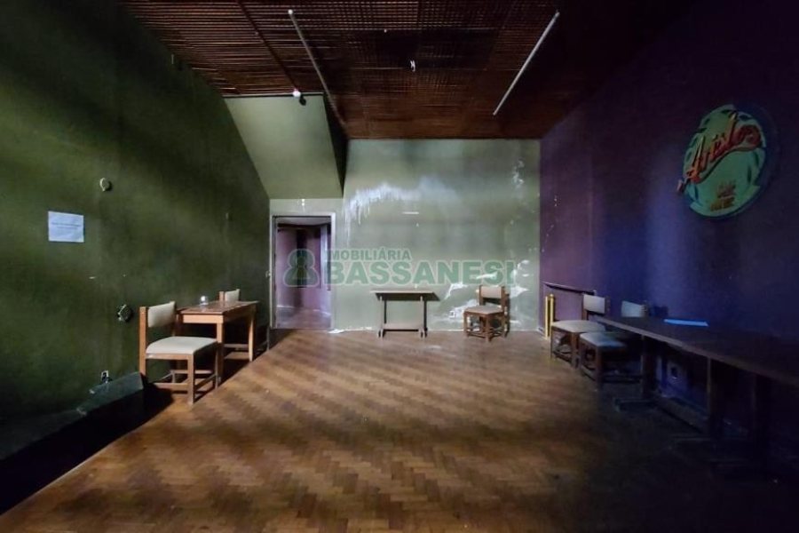 Loja com 3200m², no bairro Centro em Caxias do Sul para Alugar