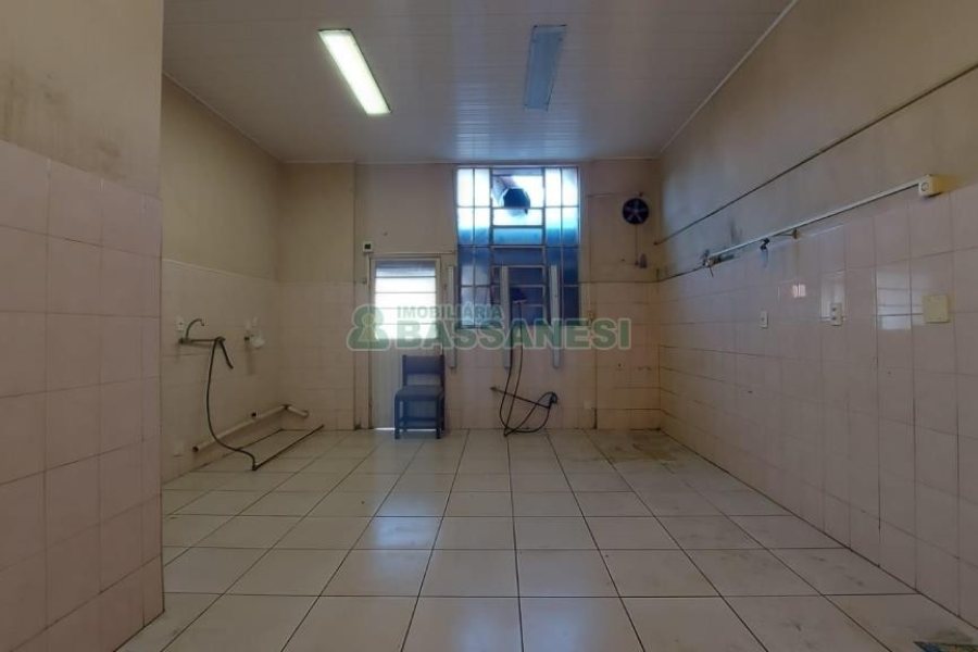 Loja com 3200m², no bairro Centro em Caxias do Sul para Alugar
