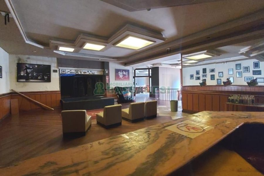 Loja com 3200m², no bairro Centro em Caxias do Sul para Alugar