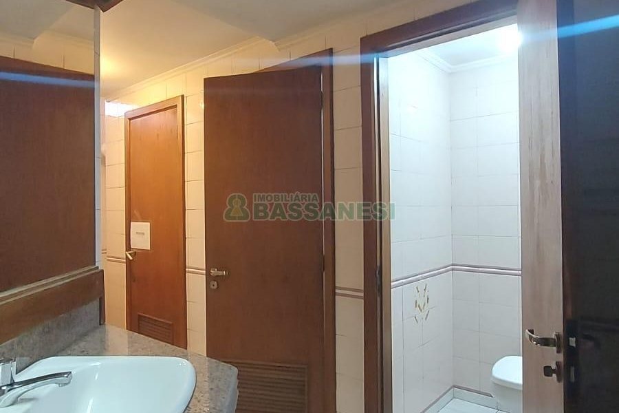 Loja com 3200m², no bairro Centro em Caxias do Sul para Alugar