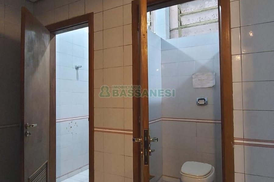 Loja com 3200m², no bairro Centro em Caxias do Sul para Alugar