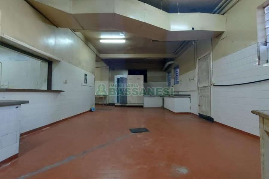 Loja com 3200m², no bairro Centro em Caxias do Sul para Alugar