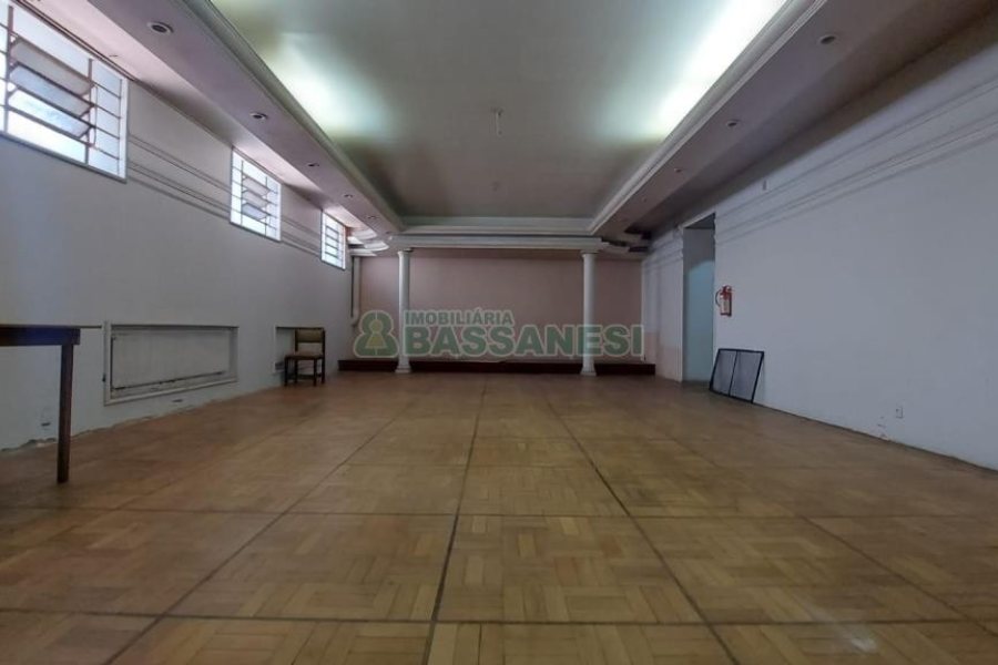 Loja com 3200m², no bairro Centro em Caxias do Sul para Alugar