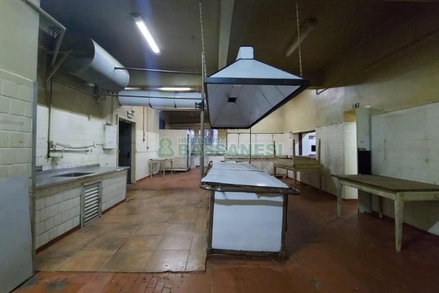 Loja com 3200m², no bairro Centro em Caxias do Sul para Alugar