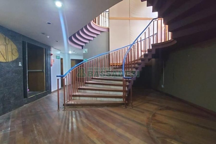 Loja com 3200m², no bairro Centro em Caxias do Sul para Alugar