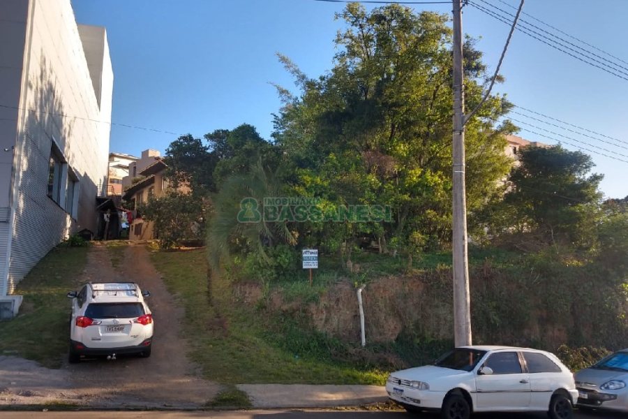 Terreno, no bairro Sagrada Família em Caxias do Sul para Comprar