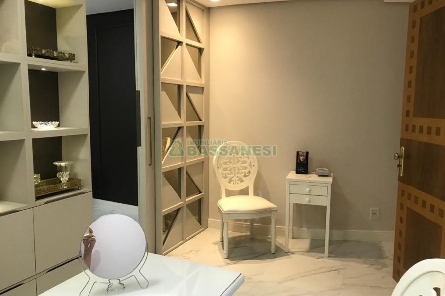 Sala com 116m², 1 vaga, no bairro São Pelegrino em Caxias do Sul para Comprar