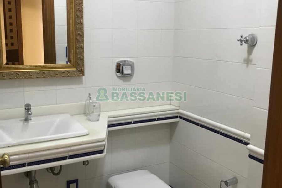 Sala com 116m², 1 vaga, no bairro São Pelegrino em Caxias do Sul para Comprar