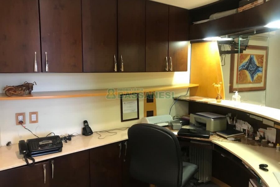 Sala com 116m², 1 vaga, no bairro São Pelegrino em Caxias do Sul para Comprar