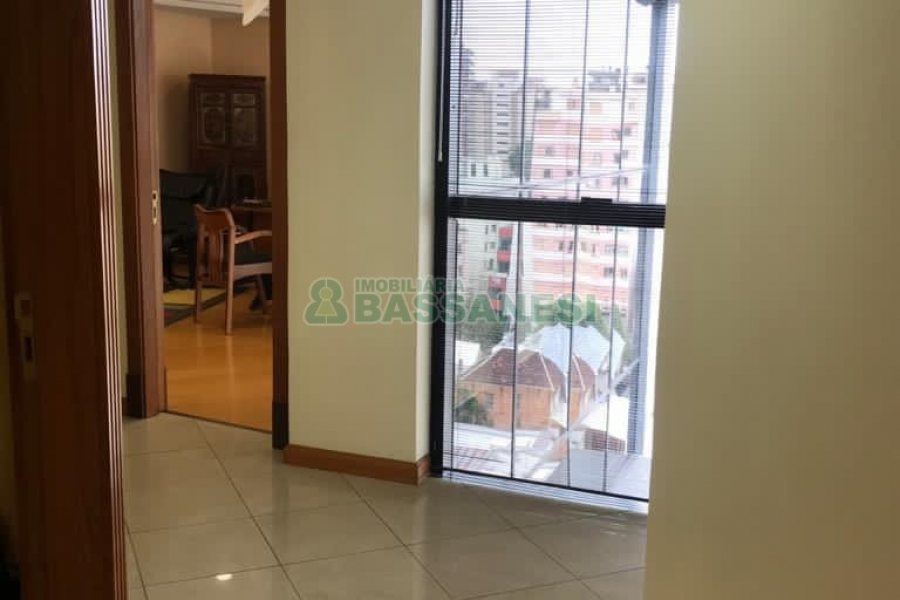 Sala com 116m², 1 vaga, no bairro São Pelegrino em Caxias do Sul para Comprar