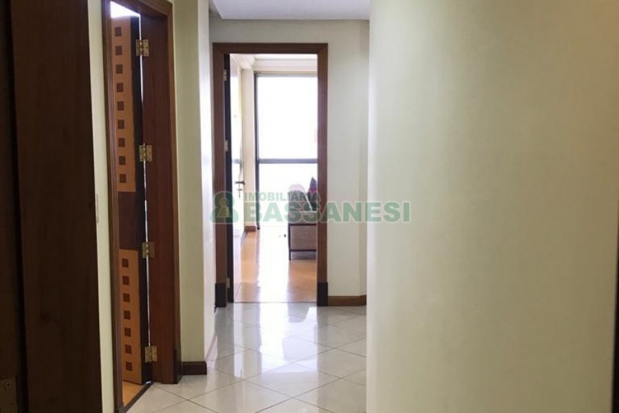 Sala com 116m², 1 vaga, no bairro São Pelegrino em Caxias do Sul para Comprar