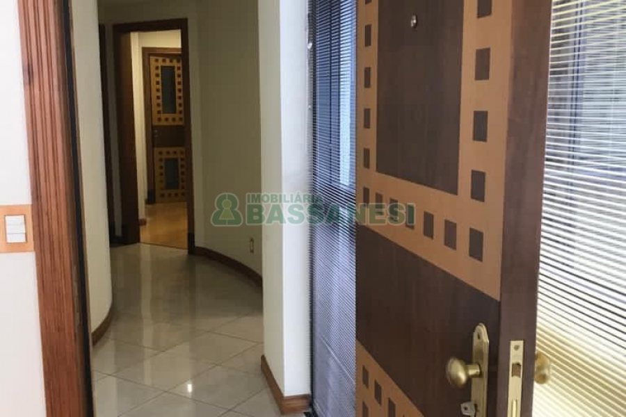 Sala com 116m², 1 vaga, no bairro São Pelegrino em Caxias do Sul para Comprar