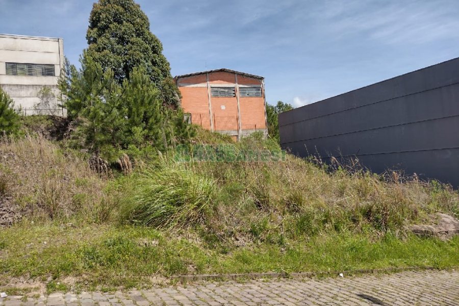 Terreno com 360m², no bairro Sanvitto em Caxias do Sul para Comprar