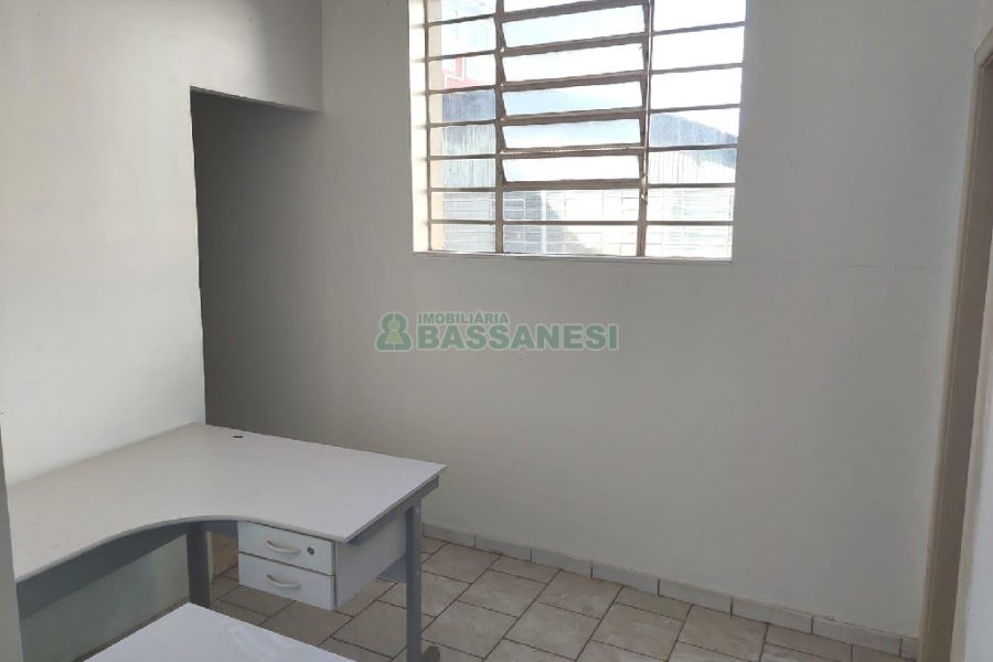 Loja Mobiliada com 160m², no bairro Pio X em Caxias do Sul para Alugar