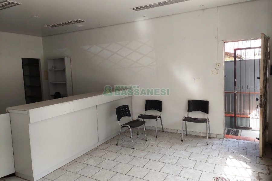 Loja Mobiliada com 160m², no bairro Pio X em Caxias do Sul para Alugar