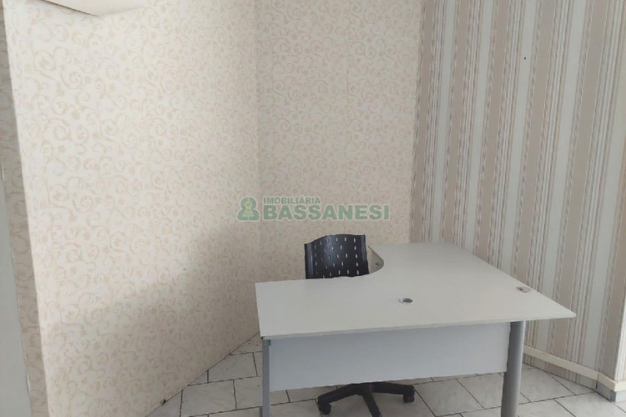 Loja Mobiliada com 160m², no bairro Pio X em Caxias do Sul para Alugar