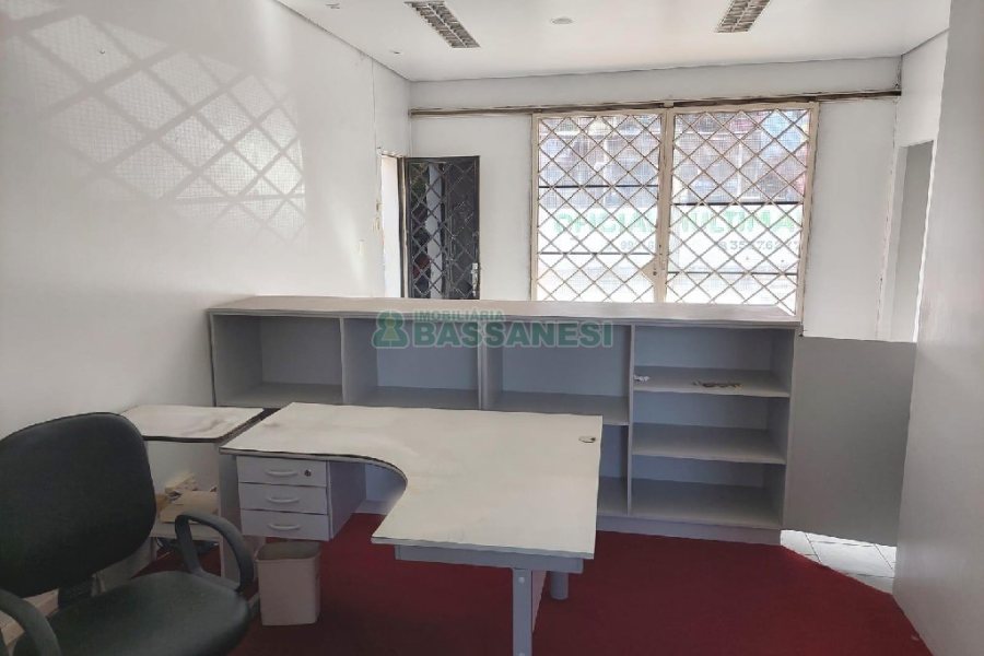 Loja Mobiliada com 160m², no bairro Pio X em Caxias do Sul para Alugar