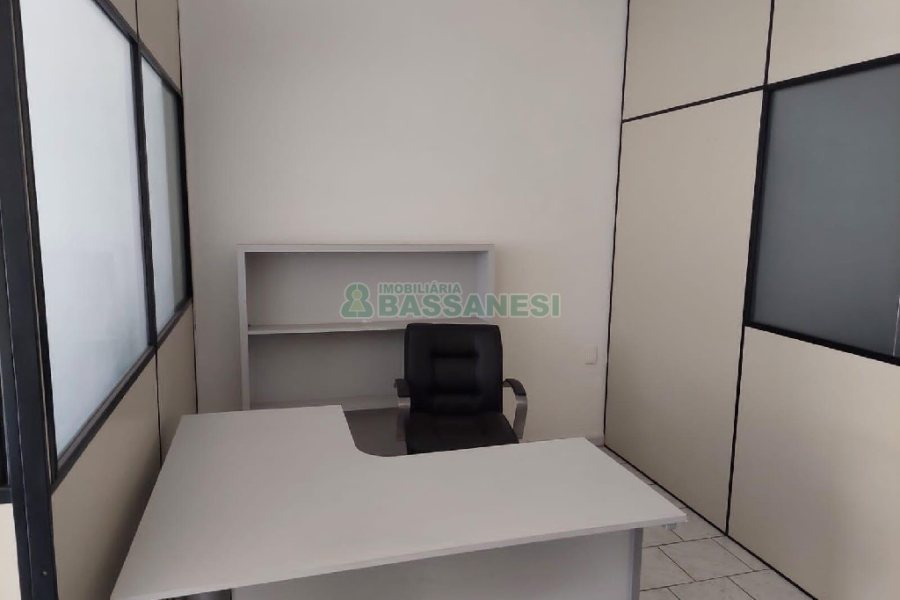 Loja Mobiliada com 160m², no bairro Pio X em Caxias do Sul para Alugar