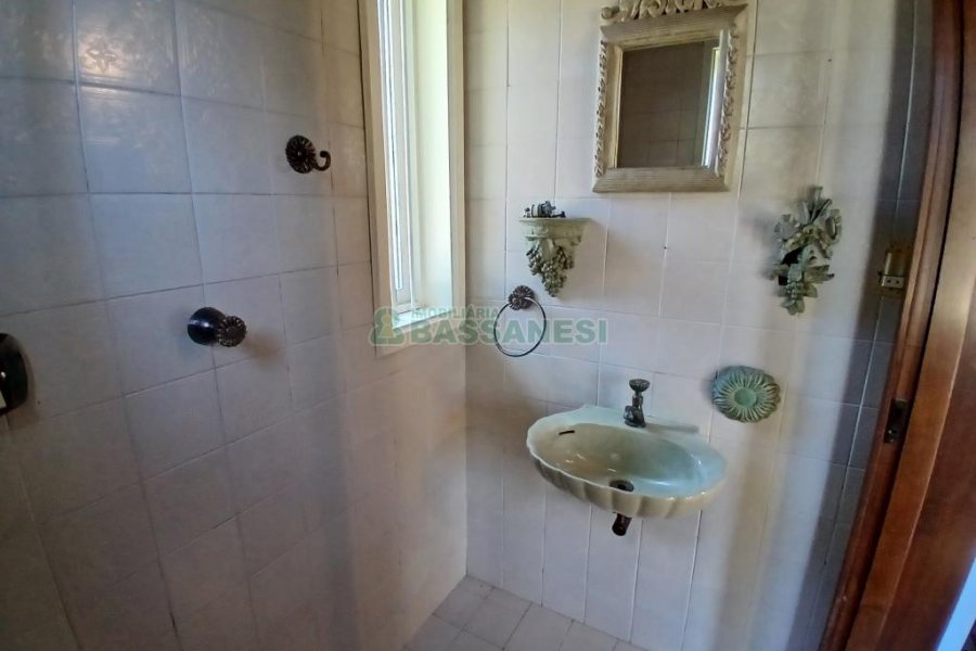 Casa Mobiliada com 611m², 4 dormitórios, 3 vagas, no bairro Petrópolis em Caxias do Sul para Alugar