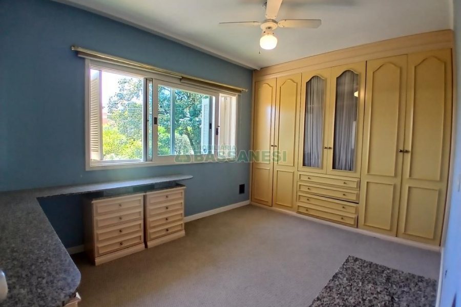 Casa Mobiliada com 611m², 4 dormitórios, 3 vagas, no bairro Petrópolis em Caxias do Sul para Alugar