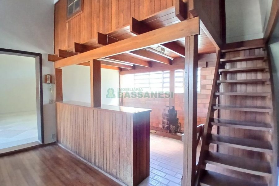 Casa Mobiliada com 611m², 4 dormitórios, 3 vagas, no bairro Petrópolis em Caxias do Sul para Alugar