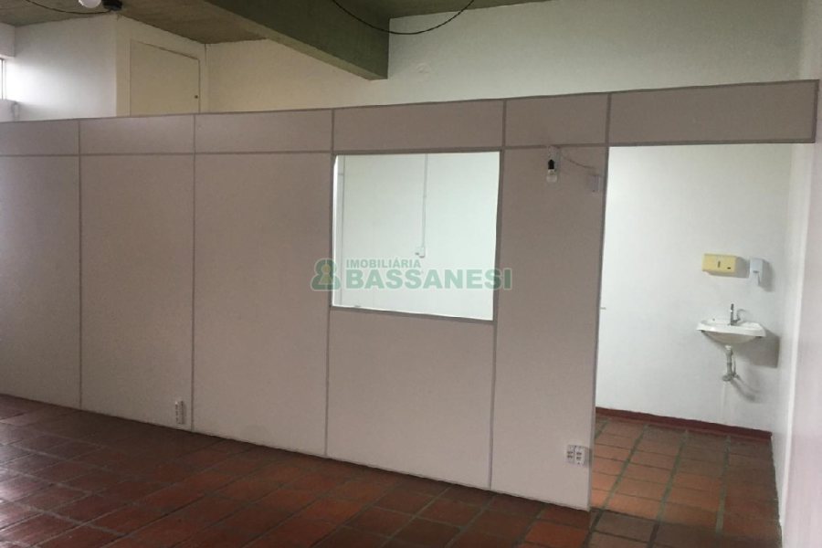 Casa Comercial com 50m², no bairro Santa Corona em Caxias do Sul para Alugar