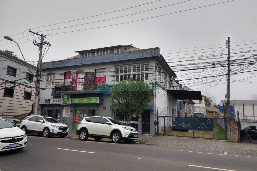 Pavilhão com 1000m², no bairro Centro em Caxias do Sul para Comprar