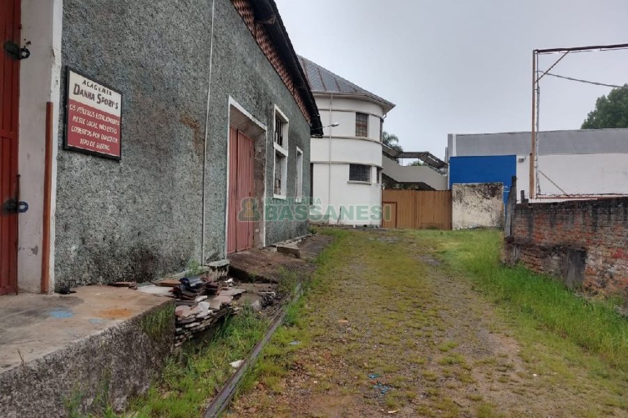 Pavilhão com 1000m², no bairro Centro em Caxias do Sul para Comprar