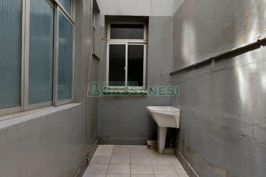 Apartamento com 100m², 3 dormitórios, no bairro São Pelegrino em Caxias do Sul para Alugar