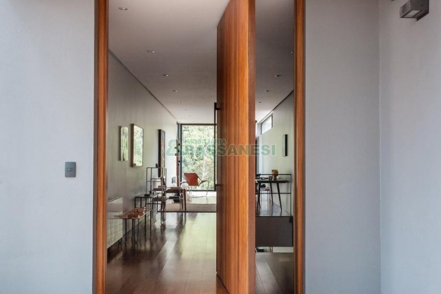 Casa com 484m², 3 dormitórios, 2 vagas, no bairro Linha 40 em Caxias do Sul para Comprar