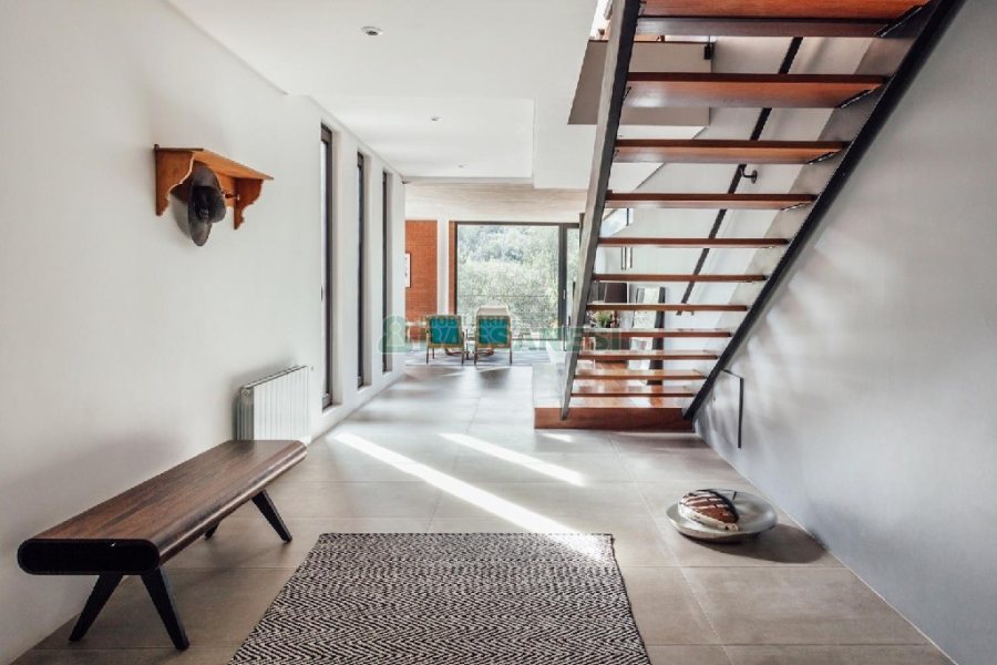 Casa com 484m², 3 dormitórios, 2 vagas, no bairro Linha 40 em Caxias do Sul para Comprar