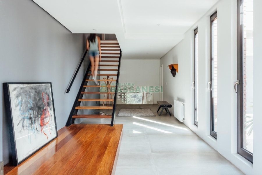 Casa com 484m², 3 dormitórios, 2 vagas, no bairro Linha 40 em Caxias do Sul para Comprar