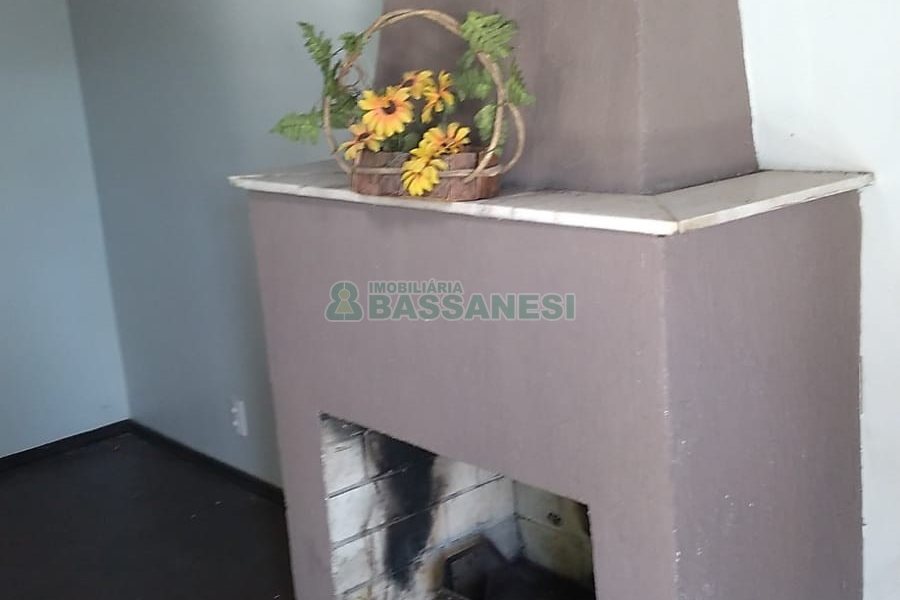 Casa com 236m², 3 dormitórios, 1 vaga, no bairro Santa Corona em Caxias do Sul para Comprar