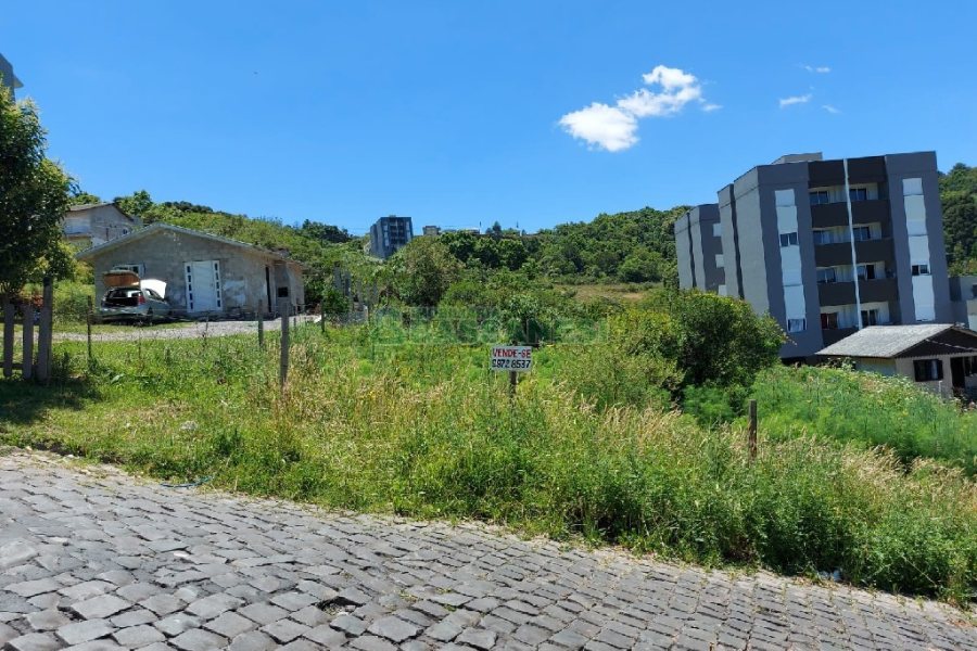 Terreno, no bairro Nossa Senhora das Graças em Caxias do Sul para Comprar
