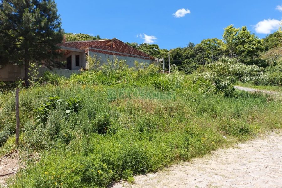 Terreno, no bairro Nossa Senhora das Graças em Caxias do Sul para Comprar
