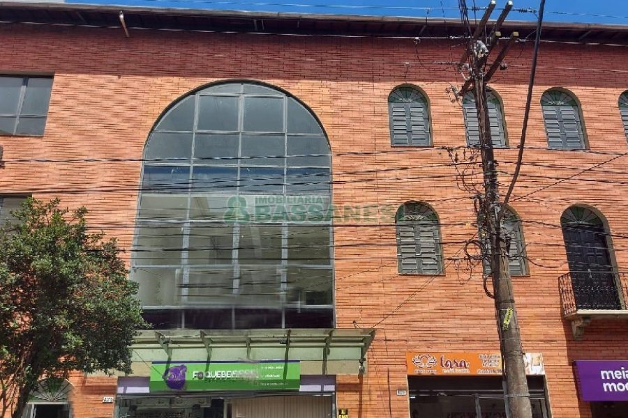 Predio com 709m², no bairro São Pelegrino em Caxias do Sul para Alugar