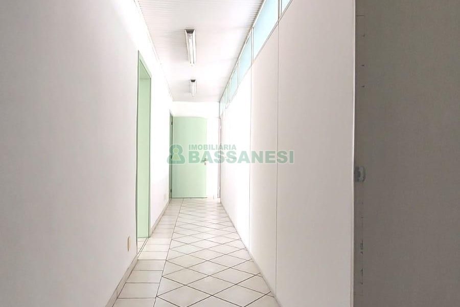 Predio com 709m², no bairro São Pelegrino em Caxias do Sul para Alugar