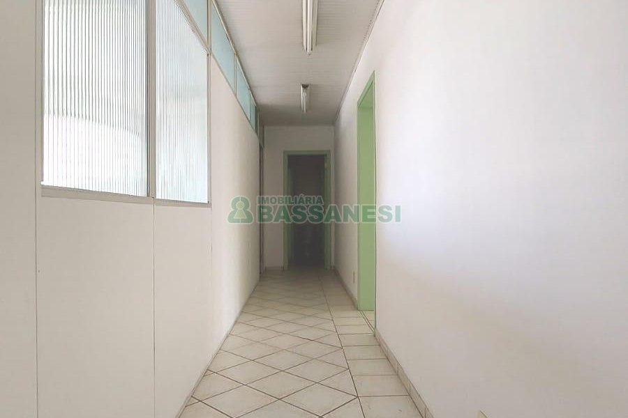 Predio com 709m², no bairro São Pelegrino em Caxias do Sul para Alugar