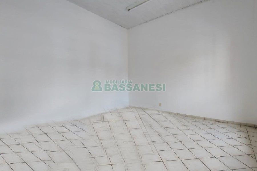 Predio com 709m², no bairro São Pelegrino em Caxias do Sul para Alugar