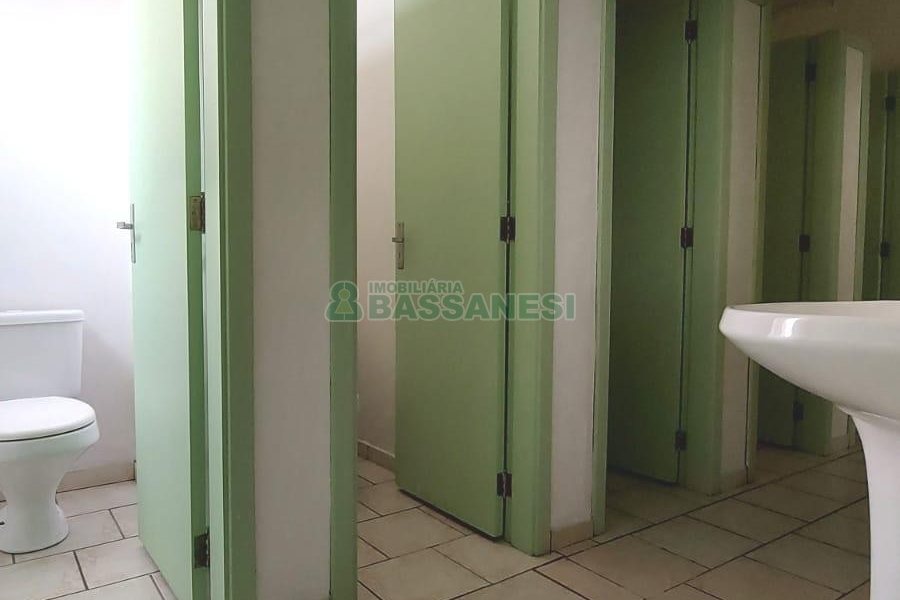 Predio com 709m², no bairro São Pelegrino em Caxias do Sul para Alugar