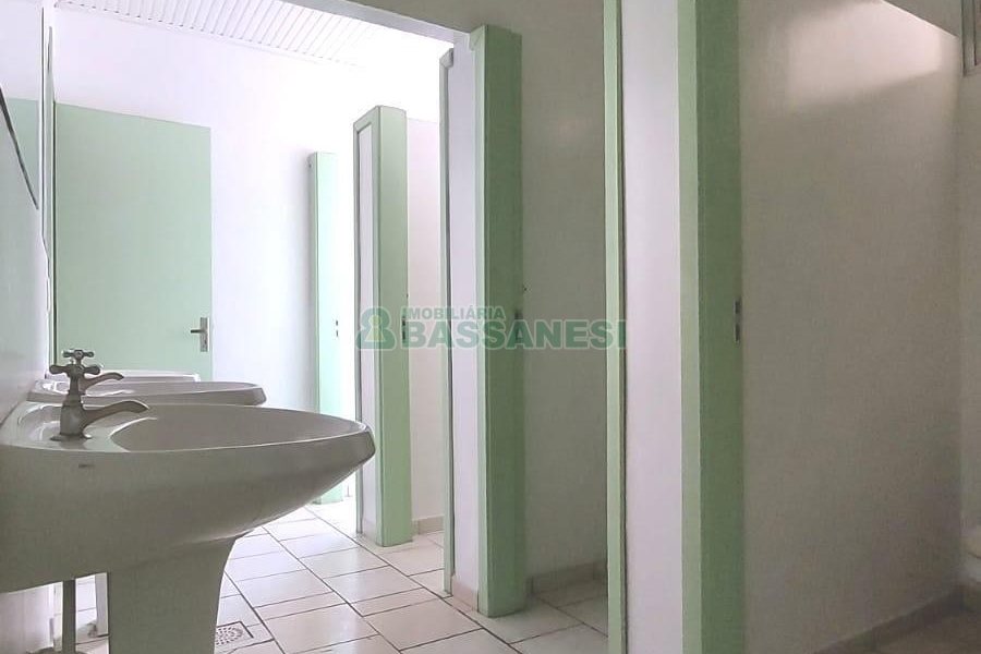 Predio com 709m², no bairro São Pelegrino em Caxias do Sul para Alugar