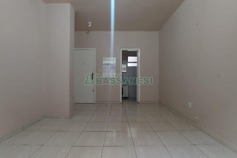 Sala com 18m², no bairro Centro em Caxias do Sul para Alugar ou Comprar