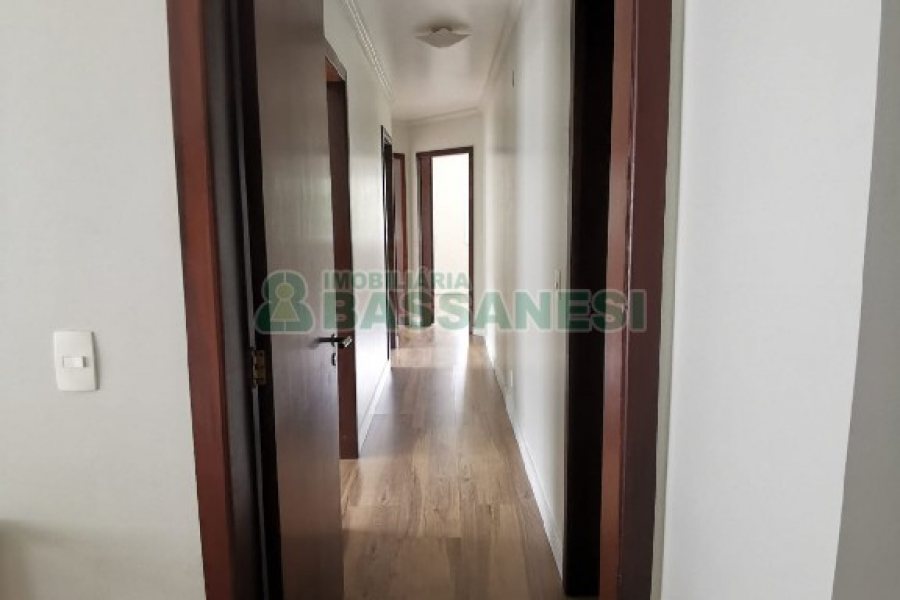 Apto Mobiliado com 184m², 4 dormitórios, 2 vagas, no bairro Colina Sorriso em Caxias do Sul para Comprar